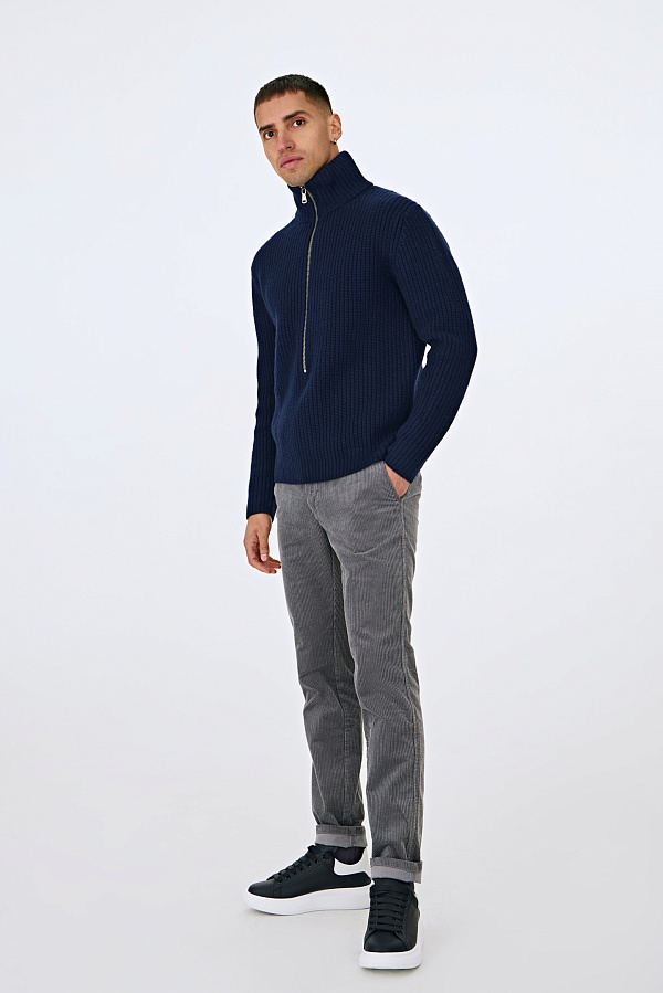 Синий свитер с высоким горлом на молнии